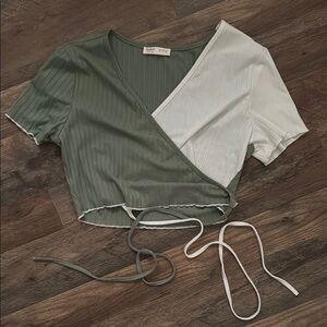 ROMWE Green and White Asymmetrical Ribbed Crop Blouse